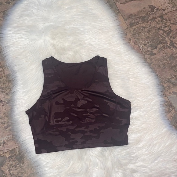 Sweaty Betty Camo Crop Sports Top - Picture 2 of 6